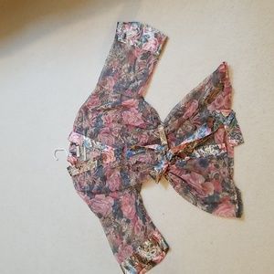 Victoria's Secret, robe one size Sheer body with silky trim. Multicolored .